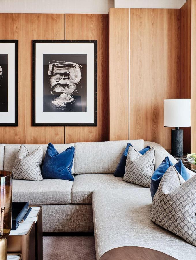 Отель Grand Hyatt Kuwait Кувейт Экстерьер фото A sofa with cushions