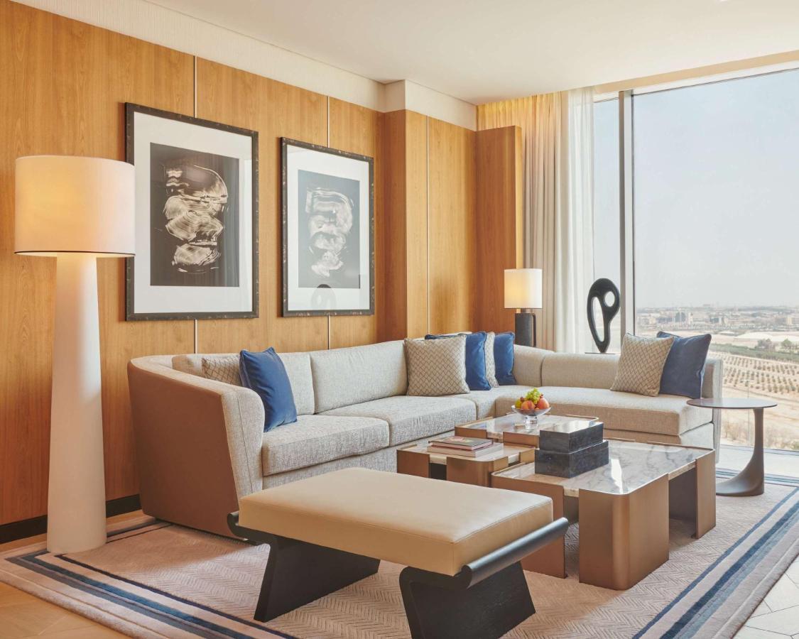 Отель Grand Hyatt Kuwait Кувейт Экстерьер фото A living room at the Ritz-Carlton, DIFC