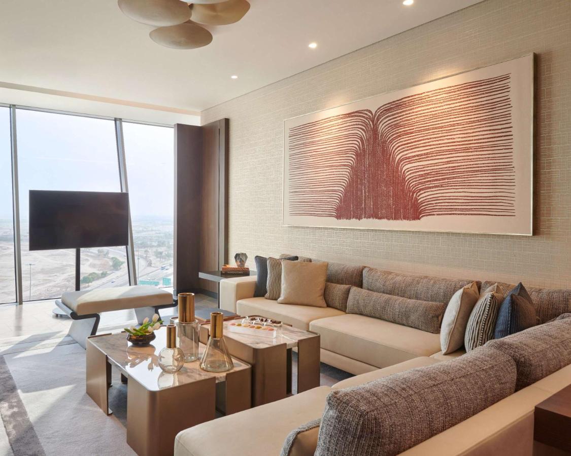 Отель Grand Hyatt Kuwait Кувейт Экстерьер фото A living room at the Ritz-Carlton, DIFC