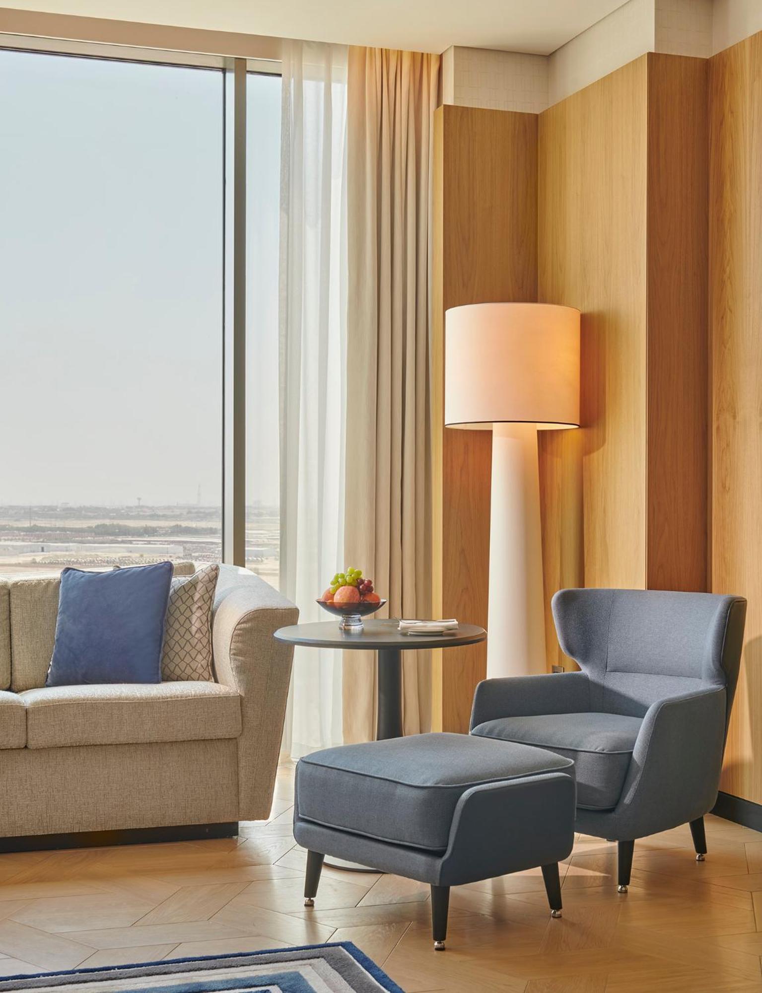 Отель Grand Hyatt Kuwait Кувейт Экстерьер фото A floor lamp
